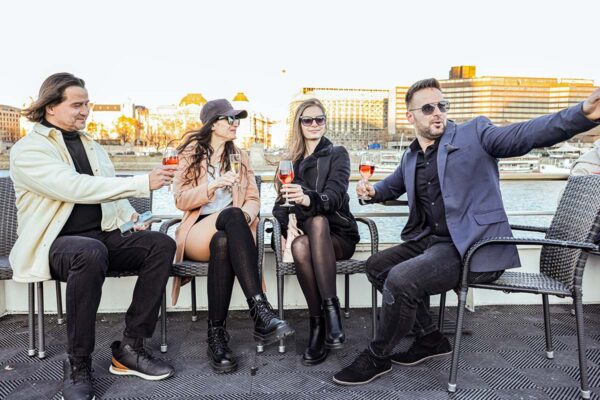 Rosé Bor és Hajókirándulás a Dunán